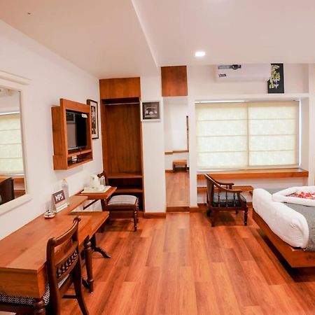 Mpsroyalsuites Perintalmanna Esterno foto