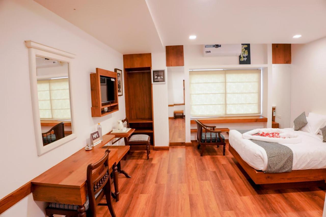 Mpsroyalsuites Perintalmanna Esterno foto