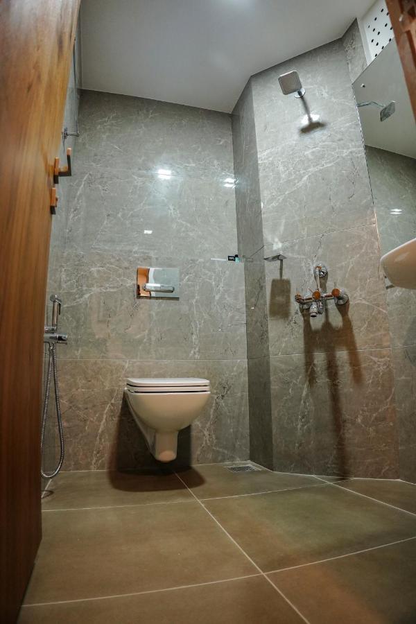 Mpsroyalsuites Perintalmanna Esterno foto