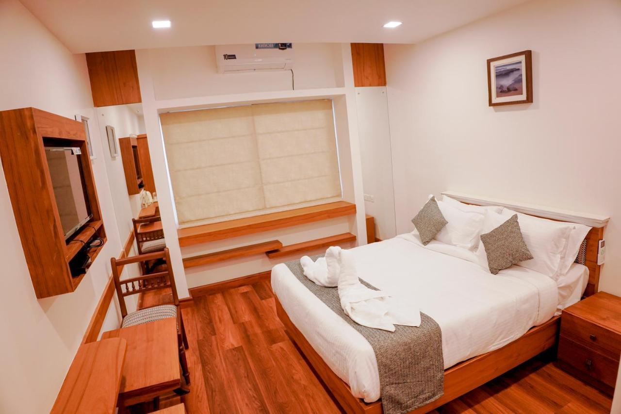 Mpsroyalsuites Perintalmanna Esterno foto