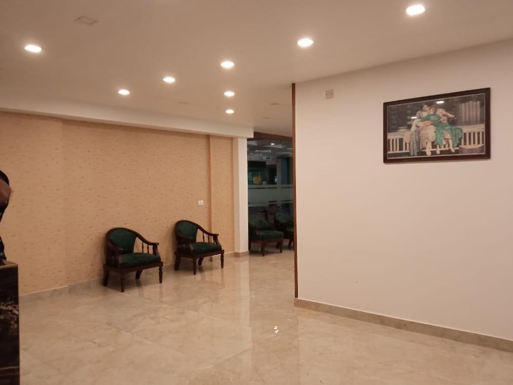 Mpsroyalsuites Perintalmanna Esterno foto