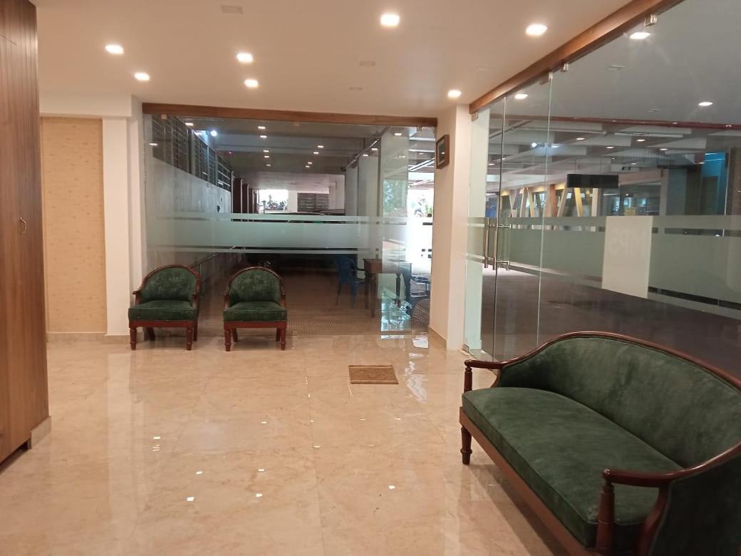 Mpsroyalsuites Perintalmanna Esterno foto