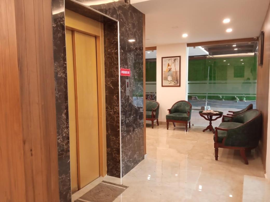 Mpsroyalsuites Perintalmanna Esterno foto